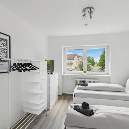 Monteur - Fuer Bis Zu 7 Personen In 63517 - Rod01 *